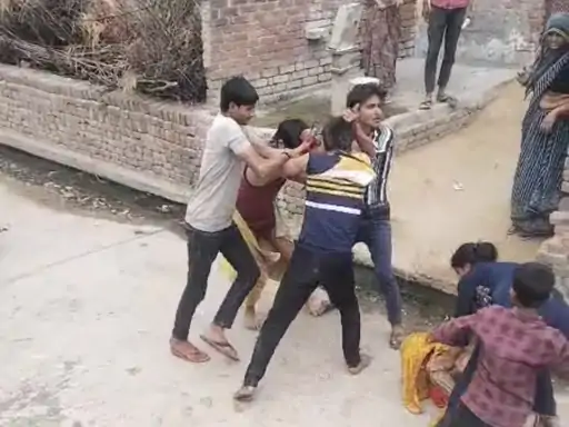 पड़ोसियों के विवाद में जमकर मारपीट
