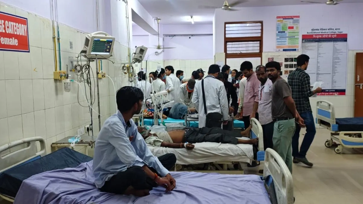 सागर में संदिग्ध जहरीली शराब से 14 मौतें